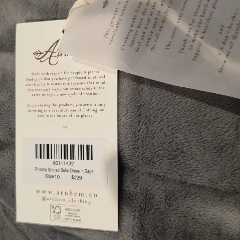 Arnhem Phoebe shirred boho dress in sage NWT size 10 - Picture 9 of 9